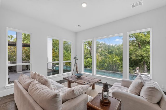 42 N Waterbridge Drive, The Woodlands, TX 77375