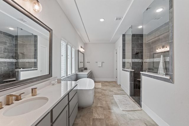 42 N Waterbridge Drive, The Woodlands, TX 77375