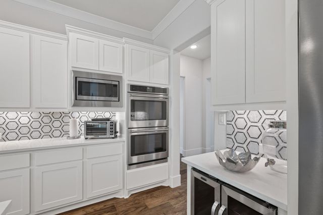 42 N Waterbridge Drive, The Woodlands, TX 77375