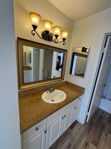 5550 Owensmouth 121, Woodland Hills, CA 91367