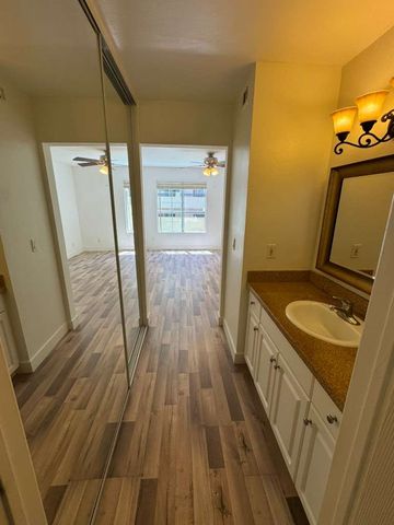 5550 Owensmouth 121, Woodland Hills, CA 91367