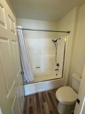 5550 Owensmouth 121, Woodland Hills, CA 91367