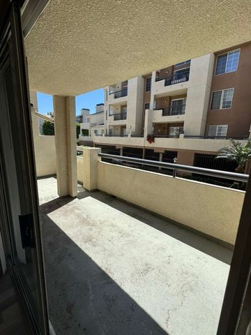 5550 Owensmouth 121, Woodland Hills, CA 91367