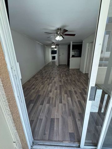 5550 Owensmouth 121, Woodland Hills, CA 91367