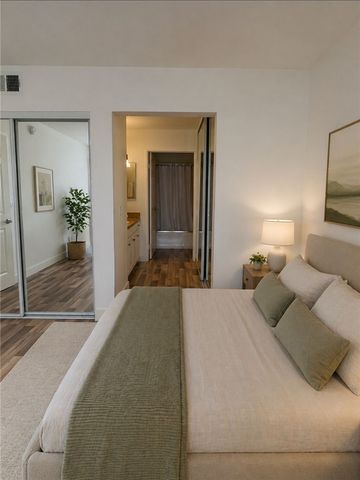 5550 Owensmouth 121, Woodland Hills, CA 91367