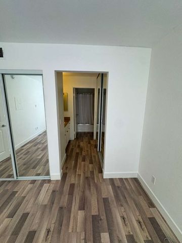 5550 Owensmouth 121, Woodland Hills, CA 91367
