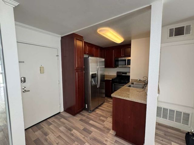 5550 Owensmouth 121, Woodland Hills, CA 91367