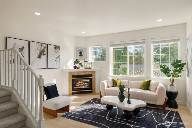 18628 NE 55th Way, Redmond, WA 98052
