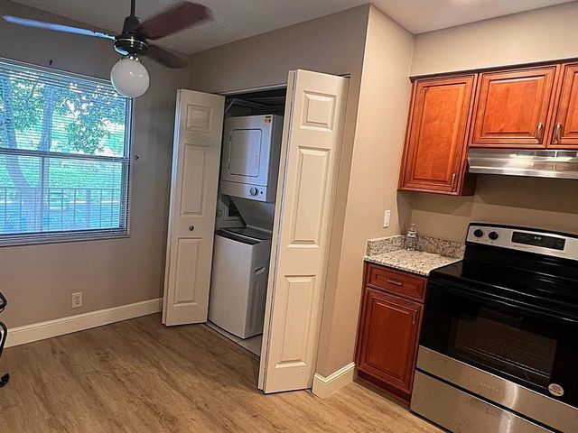 370 NW 76th Avenue 202, Margate, FL 33063