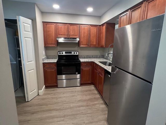 370 NW 76th Avenue 202, Margate, FL 33063