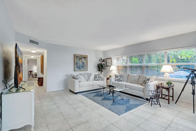 1000 LOWRY Street 1F, Delray Beach, FL 33483