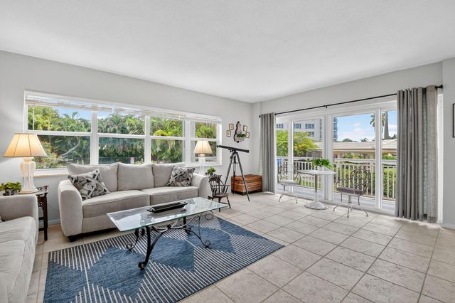 1000 LOWRY Street 1F, Delray Beach, FL 33483