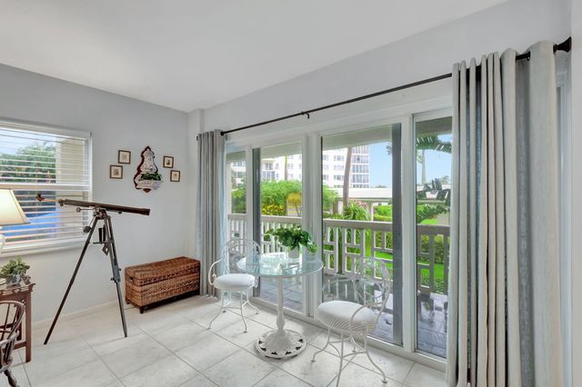 1000 LOWRY Street 1F, Delray Beach, FL 33483