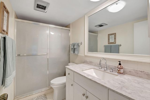 1000 LOWRY Street 1F, Delray Beach, FL 33483
