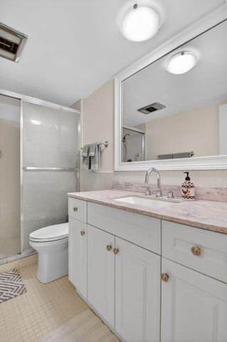 1000 LOWRY Street 1F, Delray Beach, FL 33483