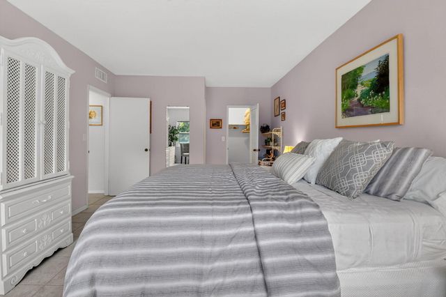 1000 LOWRY Street 1F, Delray Beach, FL 33483