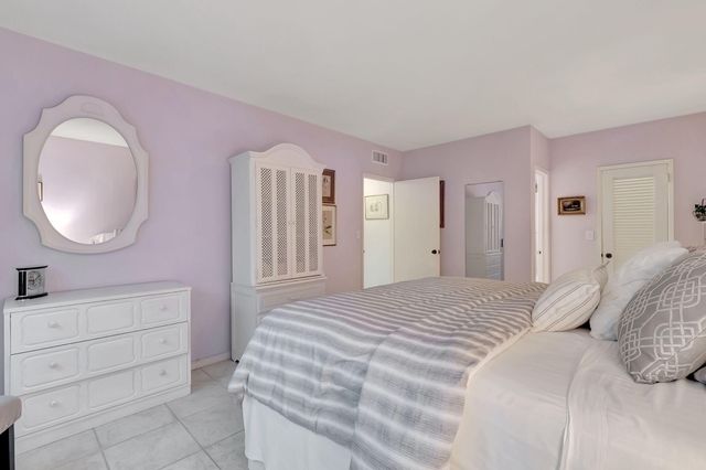 1000 LOWRY Street 1F, Delray Beach, FL 33483