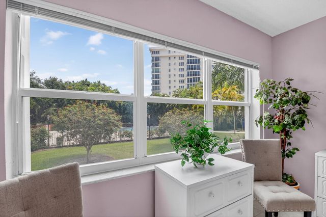 1000 LOWRY Street 1F, Delray Beach, FL 33483