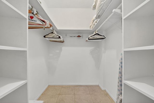 1000 LOWRY Street 1F, Delray Beach, FL 33483