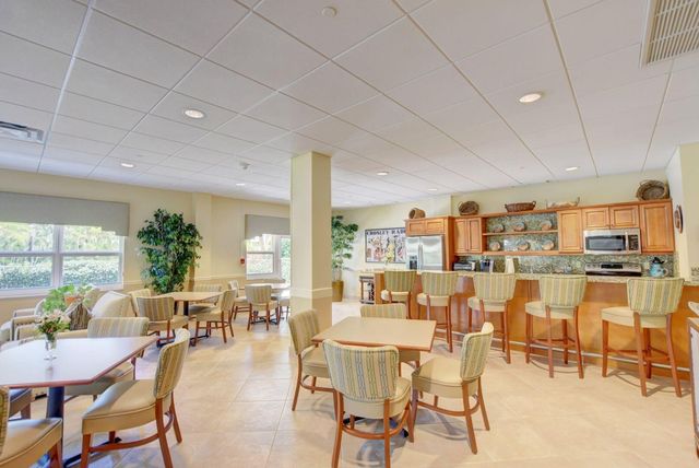 1000 LOWRY Street 1F, Delray Beach, FL 33483