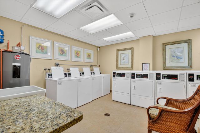 1000 LOWRY Street 1F, Delray Beach, FL 33483