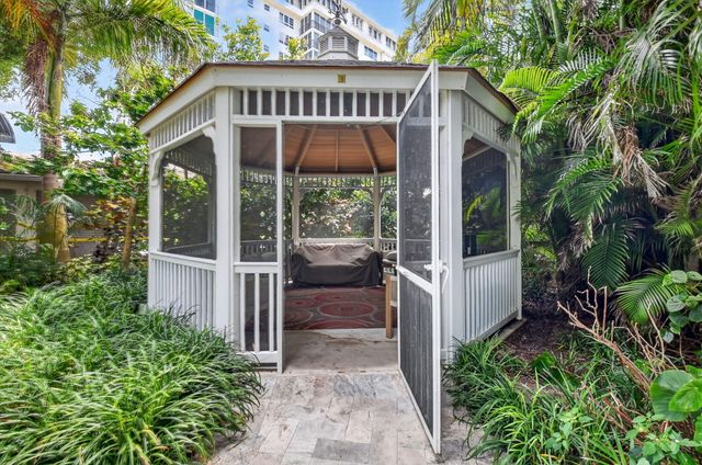1000 LOWRY Street 1F, Delray Beach, FL 33483