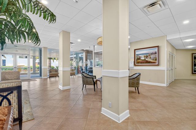 1000 LOWRY Street 1F, Delray Beach, FL 33483