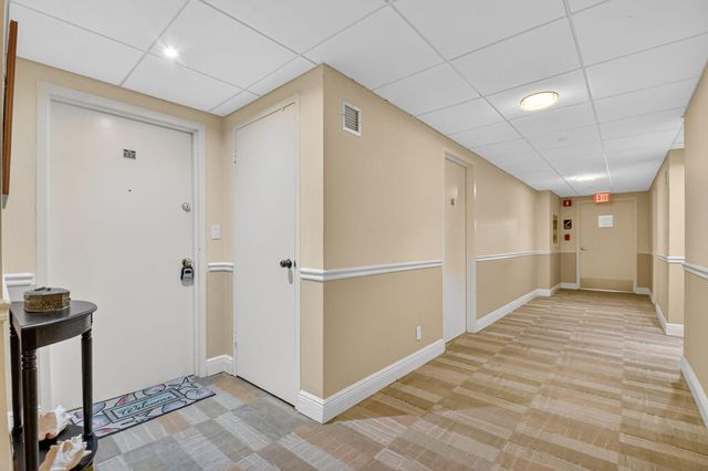 1000 LOWRY Street 1F, Delray Beach, FL 33483