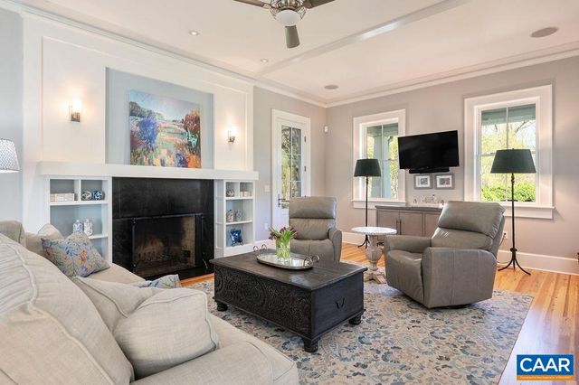 6877 HARVEST FARMS LN, Crozet, VA 22932
