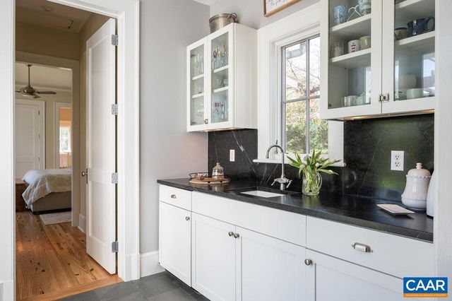 6877 HARVEST FARMS LN, Crozet, VA 22932