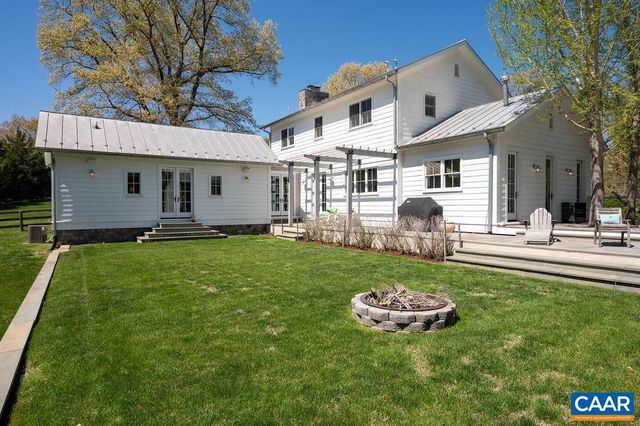 6877 HARVEST FARMS LN, Crozet, VA 22932