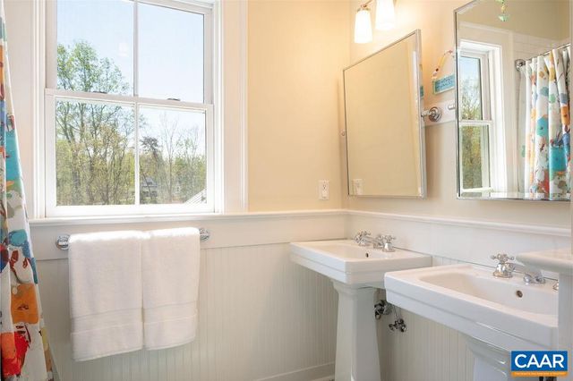 6877 HARVEST FARMS LN, Crozet, VA 22932