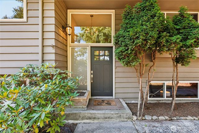 1853 N 200th Street, Shoreline, WA 98133