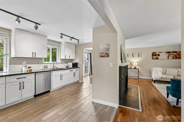 1853 N 200th Street, Shoreline, WA 98133
