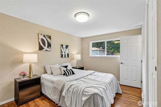 1853 N 200th Street, Shoreline, WA 98133