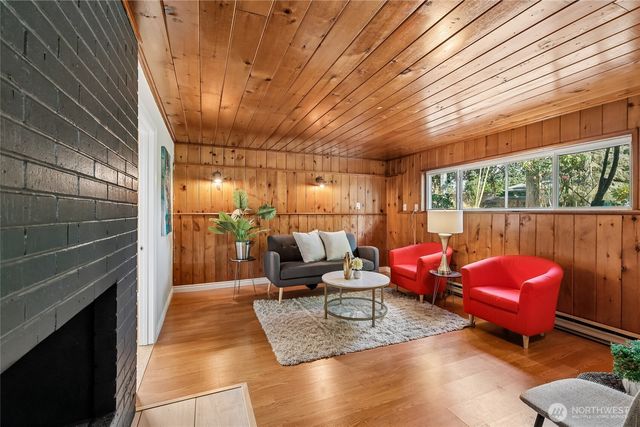 1853 N 200th Street, Shoreline, WA 98133