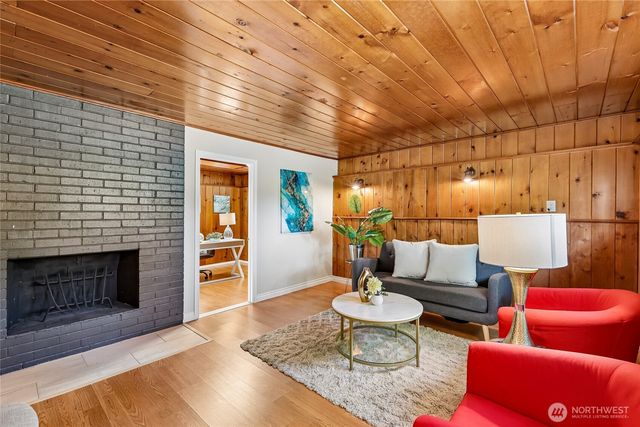 1853 N 200th Street, Shoreline, WA 98133