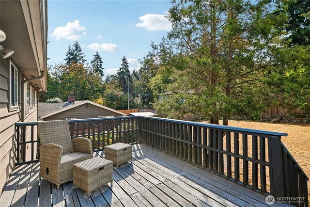 1853 N 200th Street, Shoreline, WA 98133