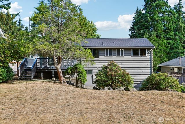 1853 N 200th Street, Shoreline, WA 98133