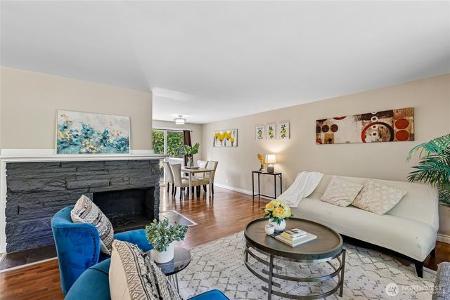 1853 N 200th Street, Shoreline, WA 98133