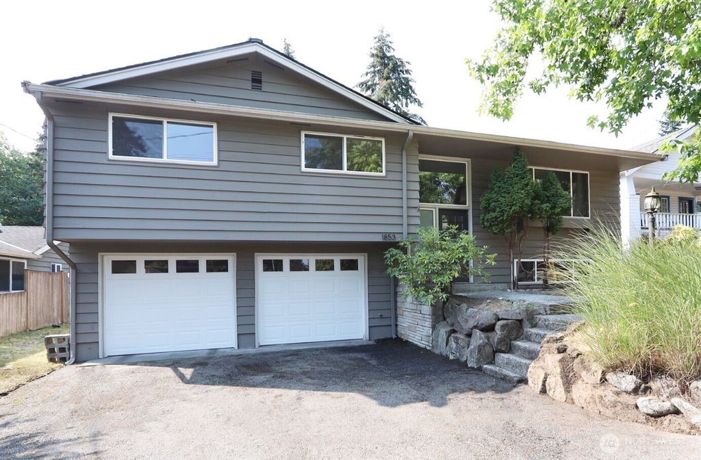 1853 N 200th Street, Shoreline, WA 98133