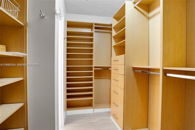 145 SE 25th Rd 602, Miami, FL 33129