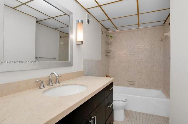 145 SE 25th Rd 602, Miami, FL 33129