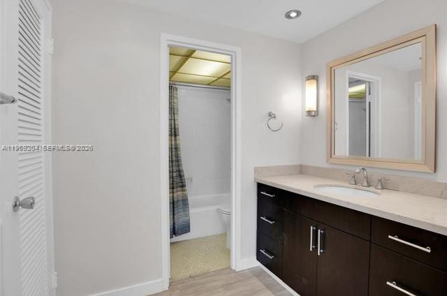 145 SE 25th Rd 602, Miami, FL 33129