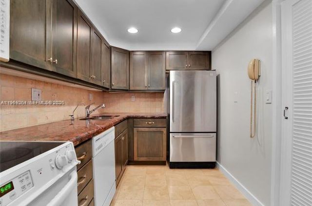 145 SE 25th Rd 602, Miami, FL 33129