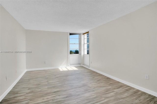 145 SE 25th Rd 602, Miami, FL 33129