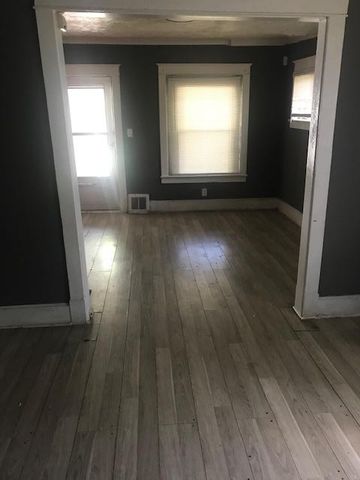 5008 Olive Street, Kansas City, MO 64130