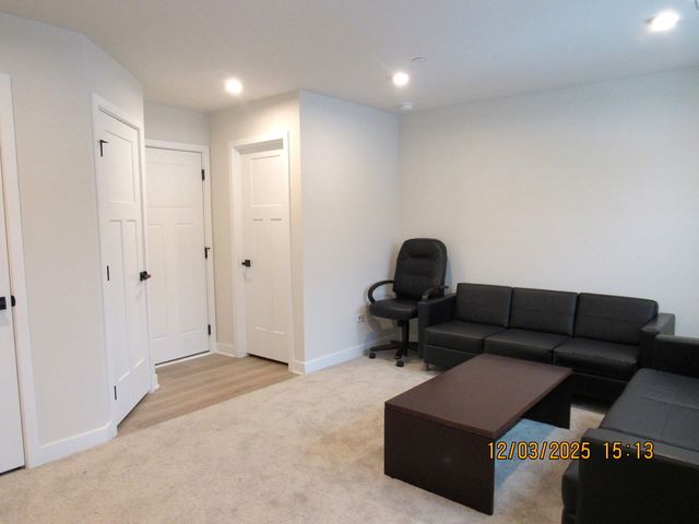 155 Canterbury Way, Lake Zurich, IL 60047