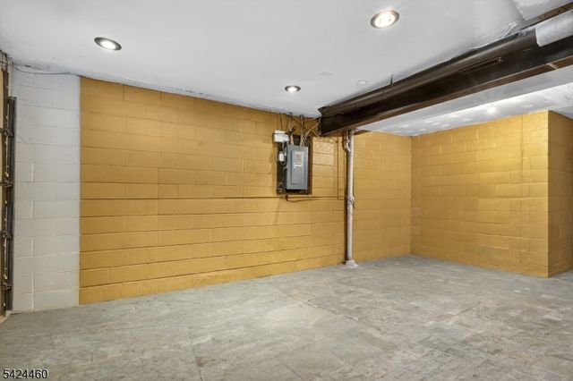 216 New St A, City Of Orange Twp., NJ 07050