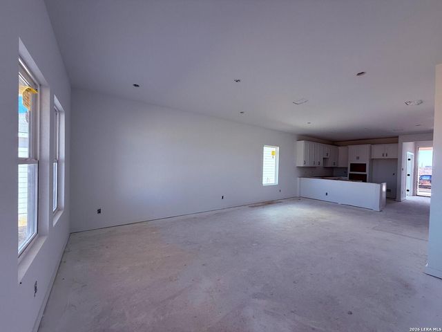 131 Peeps Ct., Adkins, TX 78101